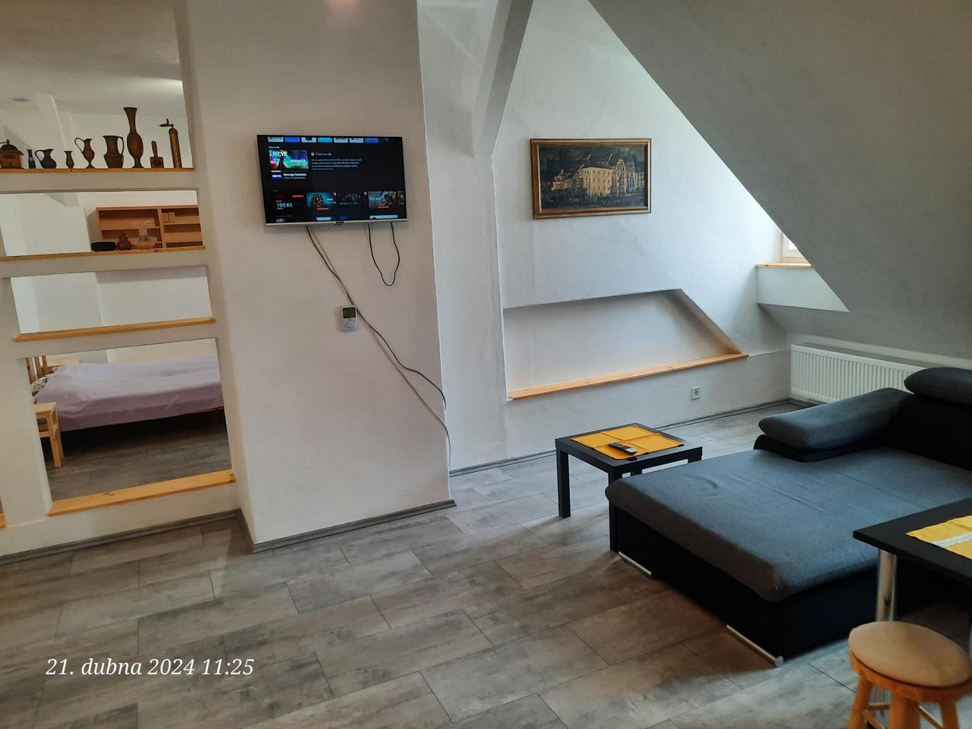 Skromny Apartman V Centru Chebu, 3. Floor Zewnętrze zdjęcie